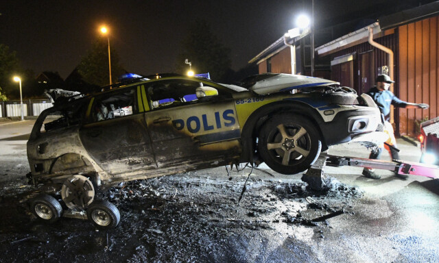 Politiet rykket ut til falsk alarm. Ti minutter senere fikk de melding om brann